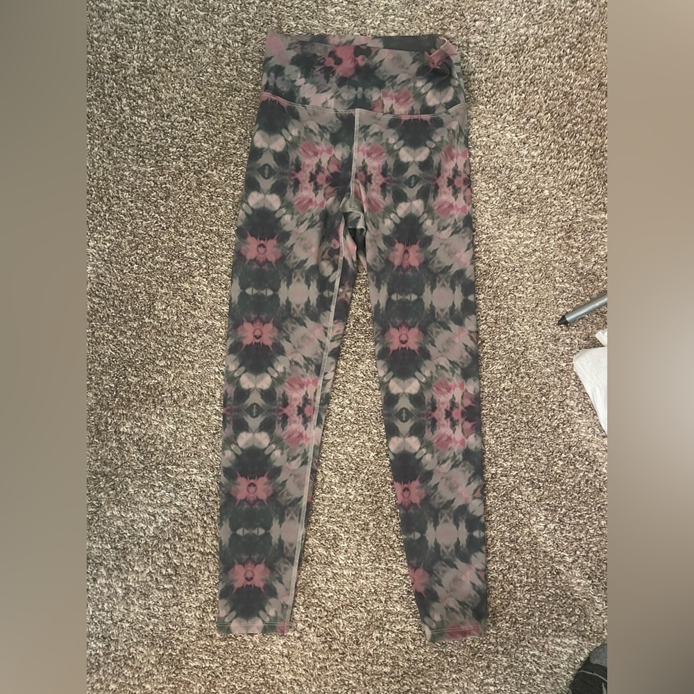 Beach Riot Gray and Pink Patterned Leggings